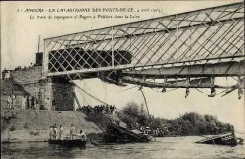Ak Angers Maine et Loire, Die Ponte de Cé-Katastrophe, Personenzug