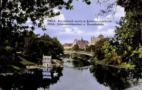 Ak Riga Lettland, Schwanenhäuschen und Basteibrücke