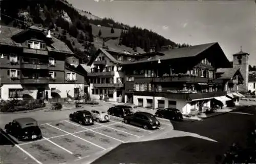 Ak Adelboden Kanton Bern Schweiz, Dorfplatz