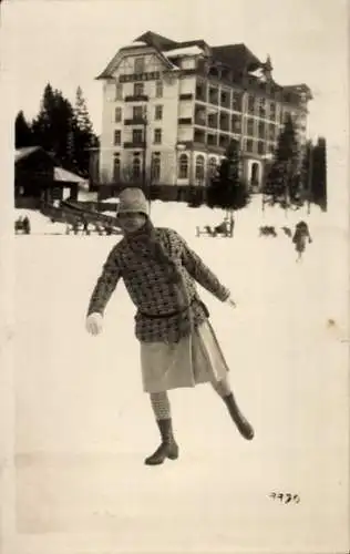 Foto Ak Sankt Moritz Bad Kanton Graubünden, Eisläuferin