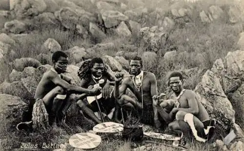 Ak Südafrika, Essende Zulus, Männer