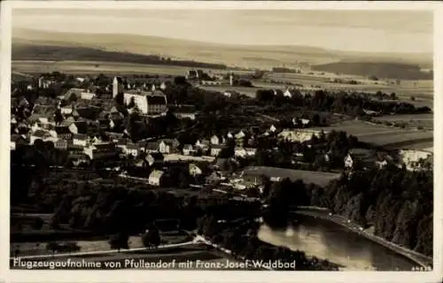 Ak Pfullendorf in Baden, Flugzeugaufnahme, Franz-Josef-Waldbad