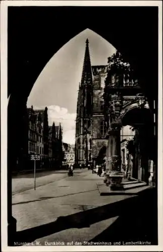 Ak Münster in Westfalen, Stadtweinhaus, Lambertikirche, Durchblick