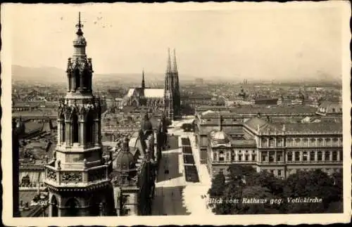 Ak Wien 9 Alsergrund Österreich, Blick vom Rathaus, Votivkirche