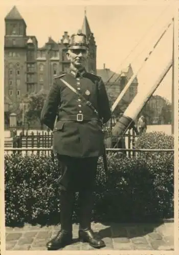 Foto Polizist in Uniform, Tschako, Portrait