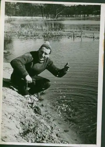 Foto Berlin Wilmersdorf Grunewald, Boxer Bubi Scholz am See