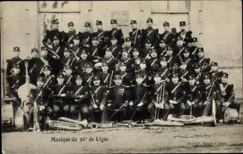 Ak Militärorchester, Französische Soldaten in Uniformen, Musikinstrumente