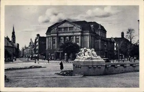 Ak Magdeburg an der Elbe, Zentraltheater, Denkmal, Außenansicht