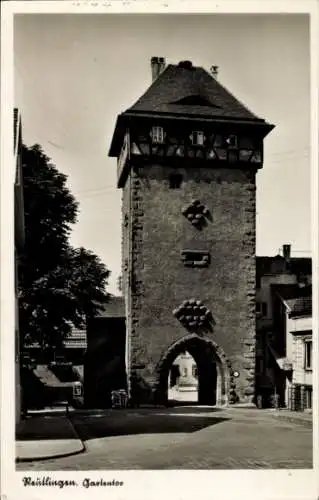 Ak Reutlingen in Baden Württemberg, Blick auf das Gartentor, Turm, Straßenpartie