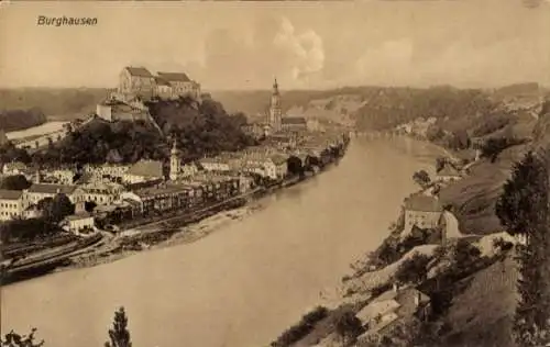 Ak Burghausen an der Salzach Oberbayern, Teilansicht, Fluss, Kirchtürme