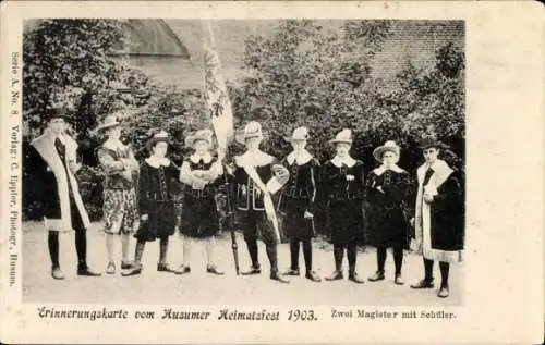 Ak Husum in Nordfriesland, 300. Stadtjubiläum und Heimatfest 1903, zwei Magister mit Schüler