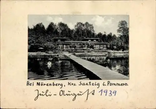 Ak Ińsko Nörenberg Pommern, Uferpartie, Seebrücke
