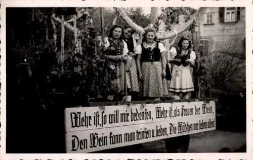 Foto Waiblingen in Württemberg, Frauen in Tracht
