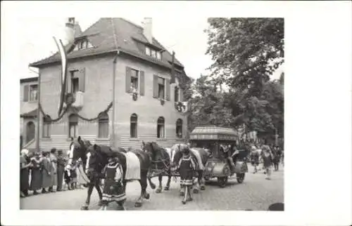 Foto Ak Lutherstadt Eisleben, Fest, Festzug, Kutsche