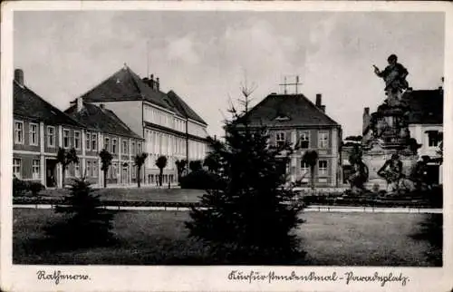 Ak Rathenow im Havelland, Kurfürstendekmal, Paradeplatz