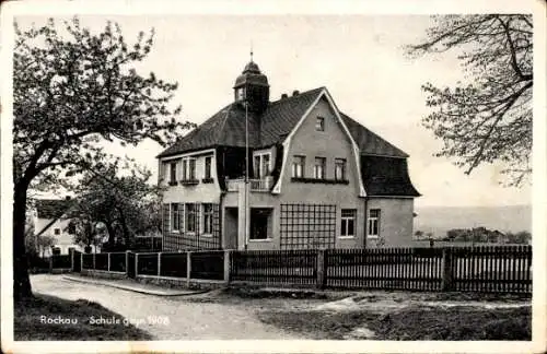 Ak Dresden Nordost Schönfeld Weißig, Straßenpartie, Schule