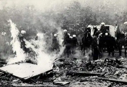 Ak Amelisweerd Utrecht 1982, Polizisten