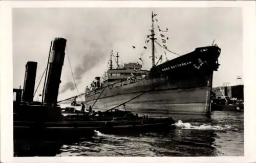 Ak Tanker SS Esso Rotterdam im Hafen