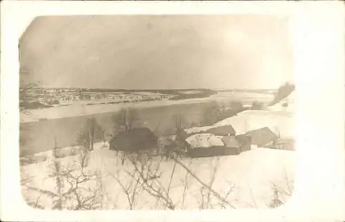Foto Ak Kurland Lettland, Gehöft Biekernek, Winter, Kriegsjahr 1916