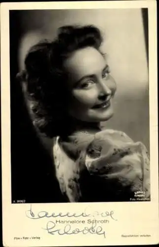 Ak Schauspielerin Hannelore Schroth, Portrait, Bavaria Filmkunst, Der Hauptmann von Köpenick, Autogr