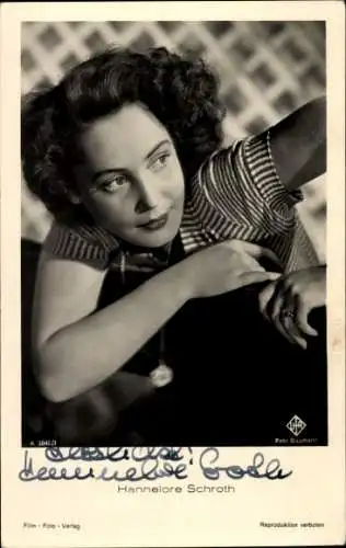 Ak Schauspielerin Hannelore Schroth, Portrait, Ufa Film, Autogramm