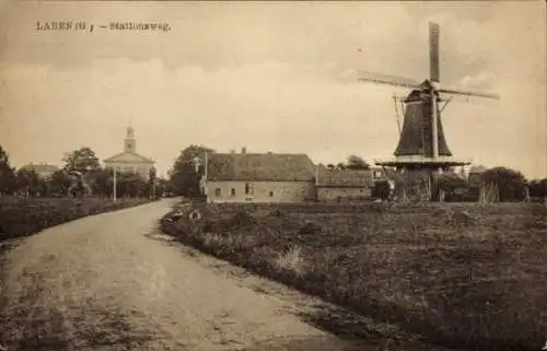 Ak Laren Gelderland Niederlande, Stationsweg, Molen