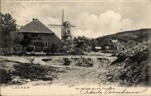 Ak Lochem Gelderland, Am Fuße des Paaschbergs, Mühle