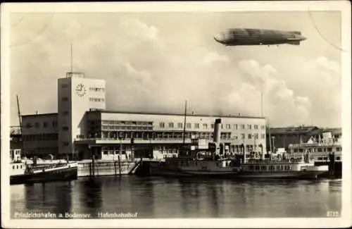 Ak Friedrichshafen am Bodensee, Hafenbahnhof, Zeppelin, Dampfschiff