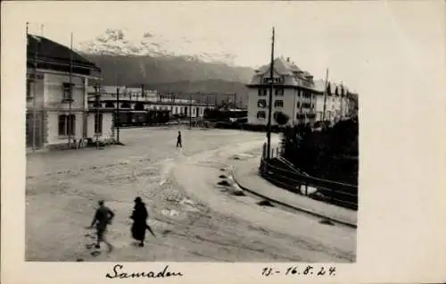 Foto Ak Samaden Samedan Kanton Graubünden, Straßenpartie