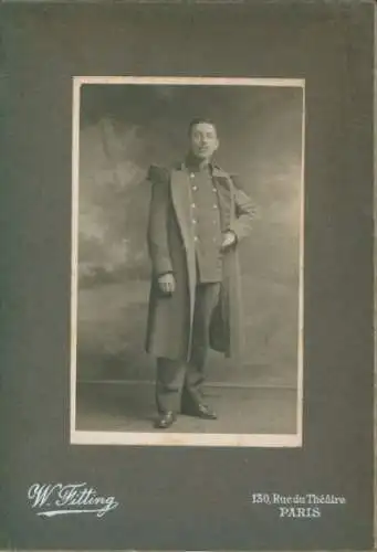 Kabinett Foto Paris, Französischer Soldat in Uniform, Portrait, Mantel