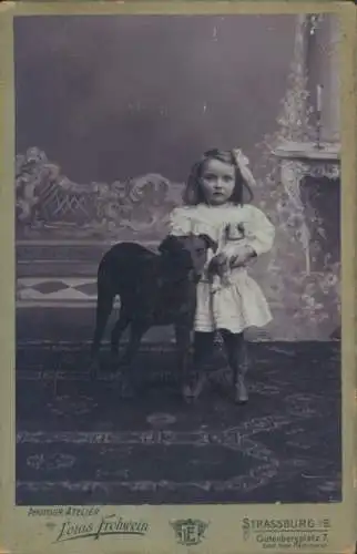 Kabinett Foto Strasbourg Straßburg Elsass Bas Rhin, Mädchen mit Hund, Portrait