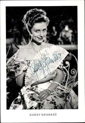 Ak Schauspielerin Gardy Granass, Portrait, Autogramm, Fächer