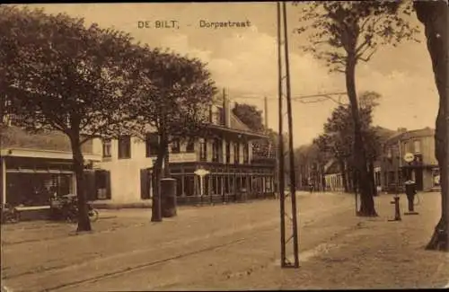 Ak De Bilt Utrecht Niederlande, Dorfstraße, Tankstelle