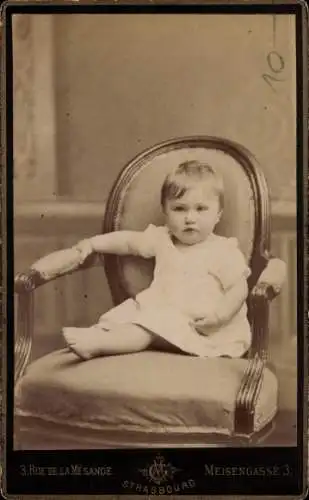 Kabinett Foto Strasbourg Straßburg Elsass Bas Rhin, Kleinkind auf einem Sessel, Portrait