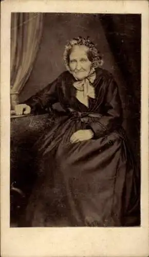 Kabinett Foto Portrait einer älteren Dame, um 1880