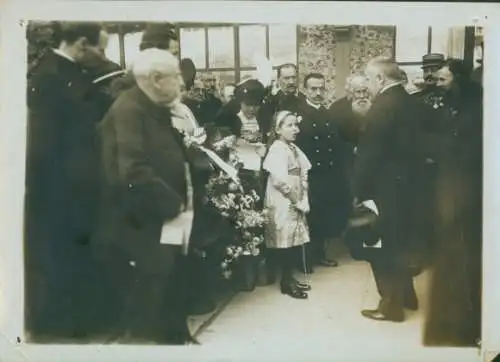 Foto Raymond Poincare mit weiteren Personen bei einer Einweihungsfeier 1913