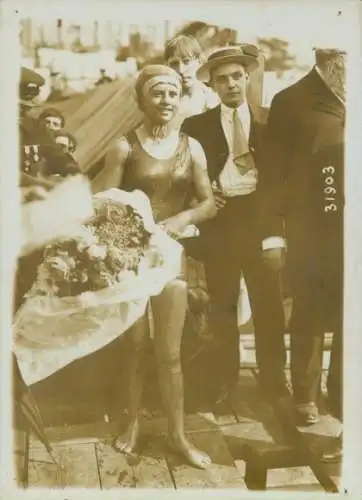 Foto Paris, Championnat Feminin de grand fond, Yvonne Degraine, 1913
