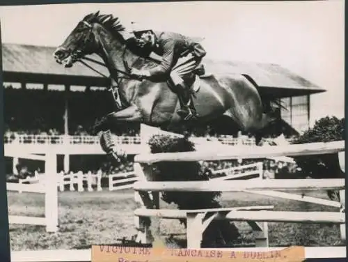 Foto Dublin Irland, Coupe Aga Khan, Lieutenant De Bartillat auf Cambronne