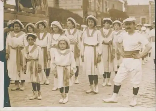 Foto Frauen und Kinder in Sportkleidung, Turner, 1913