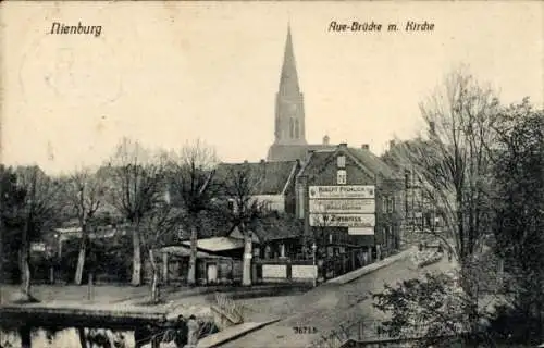 Ak Nienburg an der Weser, Aue-Brücke, Kirche