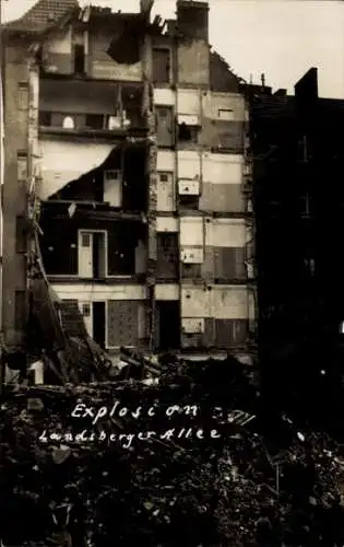 Foto Ak Berlin Friedrichshain, Explosion Landsberger Allee