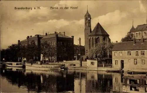 Ak Brandenburg an der Havel, Partie am Fluss, Salondampfer, Kirche