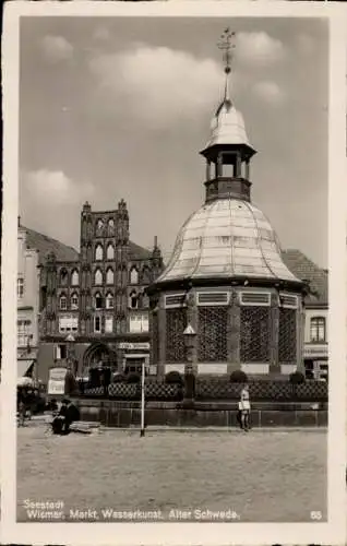 Ak Wismar in Mecklenburg Vorpommern, Markt, Wasserkunst, Alter Schwede