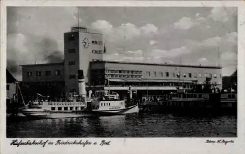 Ak Friedrichshafen am Bodensee, Hafeneinfahrt, Schiffe