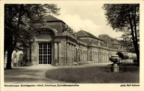 Ak Schwetzingen in Baden, Schlossgarten, Nördliches Zirkelhaus, Schlosstheaterkaffee