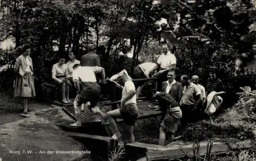 Ak Bad Iburg am Teutoburger Wald, Wassertretstelle