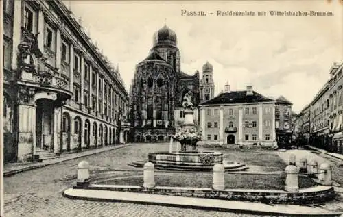 Ak Passau in Niederbayern, Residenzplatz, Wittelsbacher-Brunnen