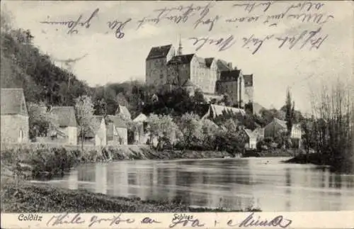 Ak Colditz, Partie am Schloss an der Zwickauer Mulde, Häuserreihe