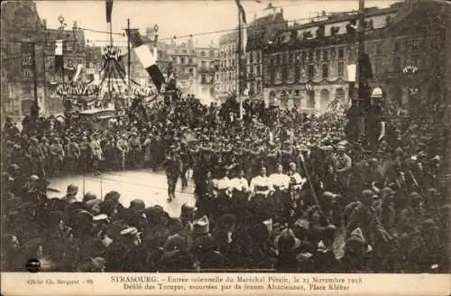 Ak Strasbourg Straßburg Elsass Bas Rhin, Entree solennelle du Marechal Petain, Place Kleber