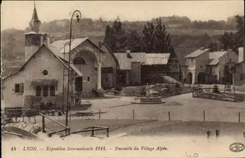 Ak Lyon Rhône, Exposition Coloniale 1914, Ensemble du Village Alpin
